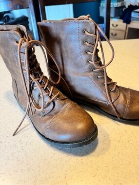 Target Cat & Jack Women’s Lace-Up Brown Combat Boots